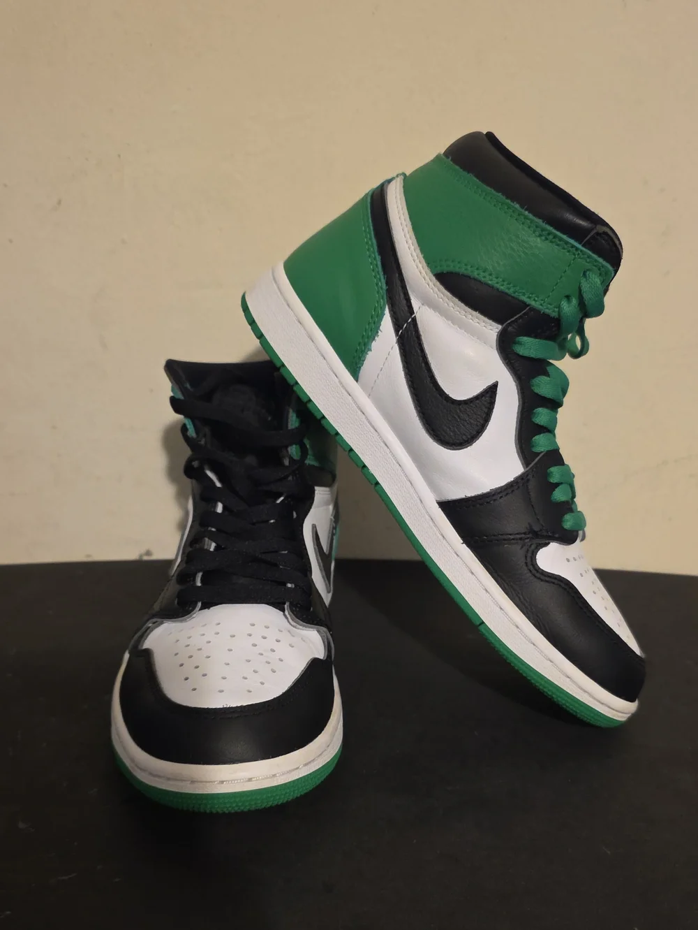 FOR SALE AIR JORDAN 1 RETRO HIGH OG 